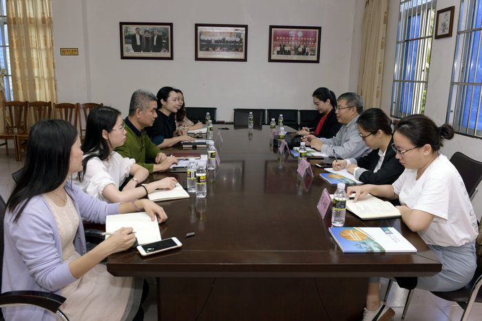 1578645960674637.jpg 三亚中瑞酒店管理职业学院国际交流中心与我院召开座谈会.jpg