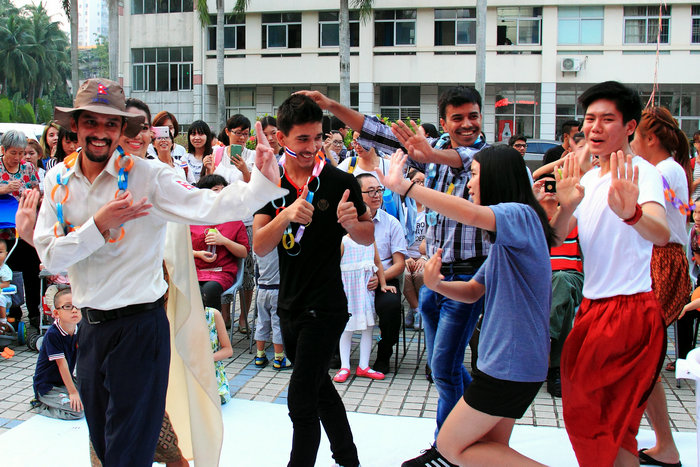 国际学生欢聚一堂.JPG