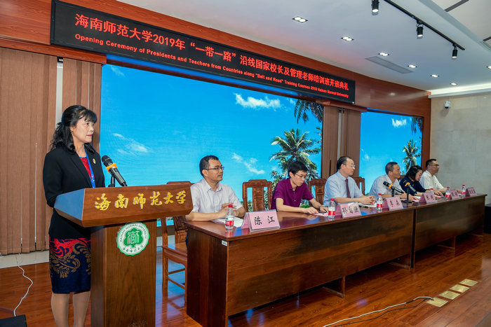 1571383482557198.jpg 学员代表马琳校长发言.jpg