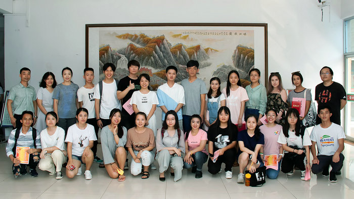 1560504824262951.jpg 全体参赛人员合影.jpg