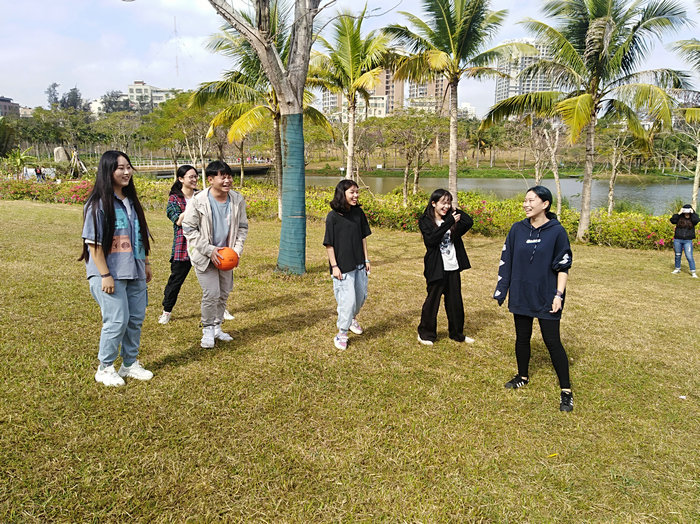 1576546071795653.jpg 丢皮球游戏.jpg