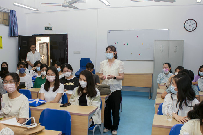 学生代表发言.jpg